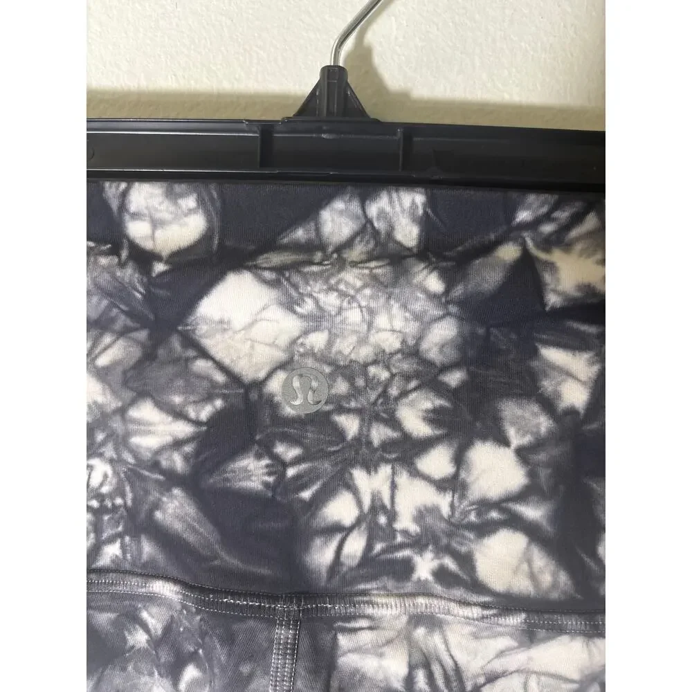 Lululemon Gray White Print Athletic Leggings Sz 2